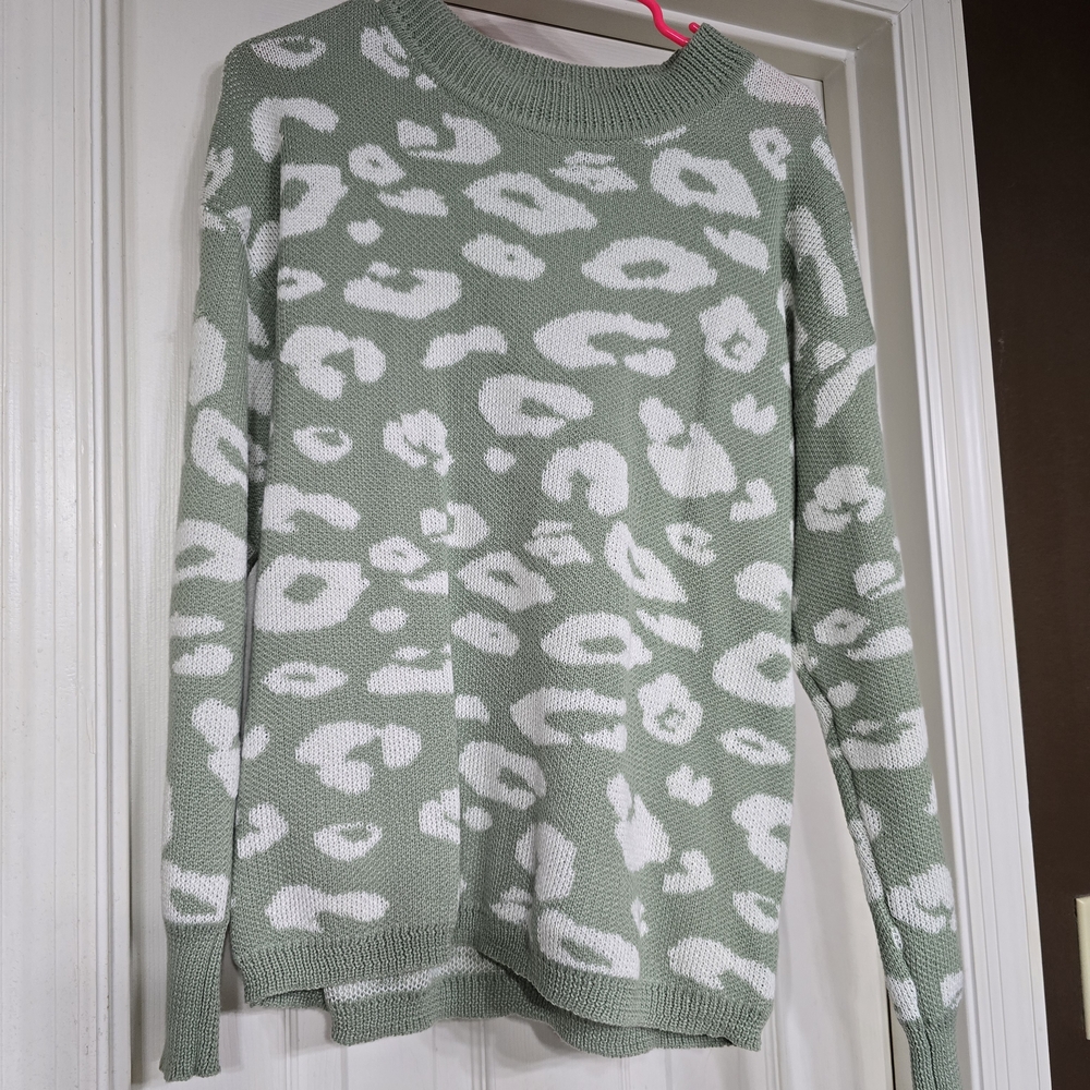 Green and White Leopard Print Sweater